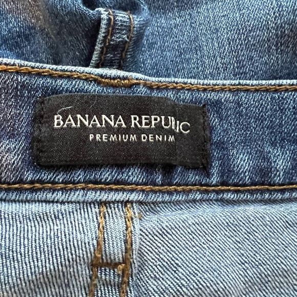 Banana Republic Women’s Raw Edge Girlfriend Denim Jeans - Picture 5 of 6